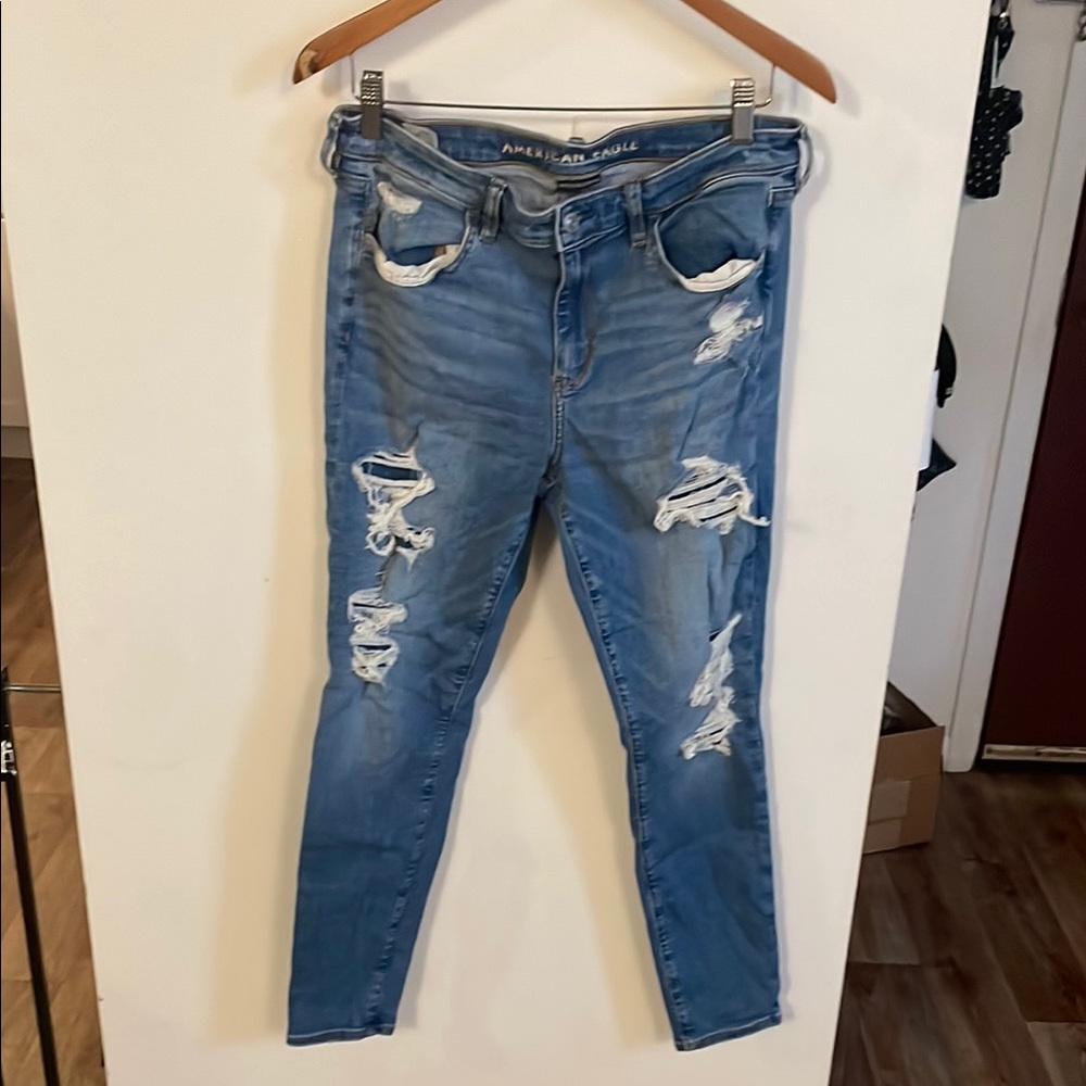 American Eagle Outfitters Women's Blue Distressed Jeans